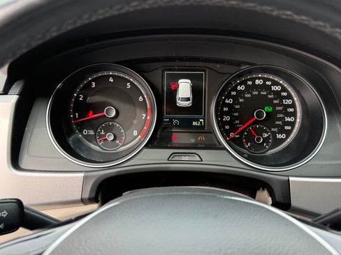 Used 2018 Volkswagen Atlas SEL w/ R-Line Package image 18