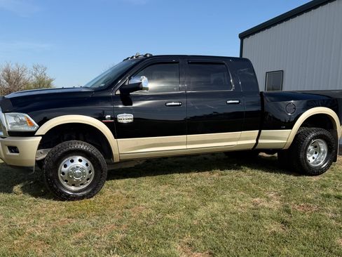 Used 2014 RAM 3500 Laramie Longhorn image 2