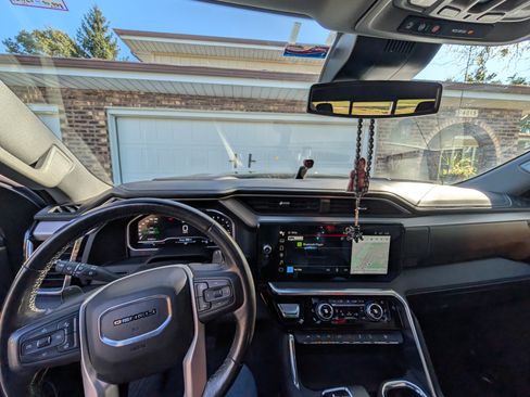 Used 2022 GMC Sierra 1500 Denali w/ Denali Carbonpro Edition image 9