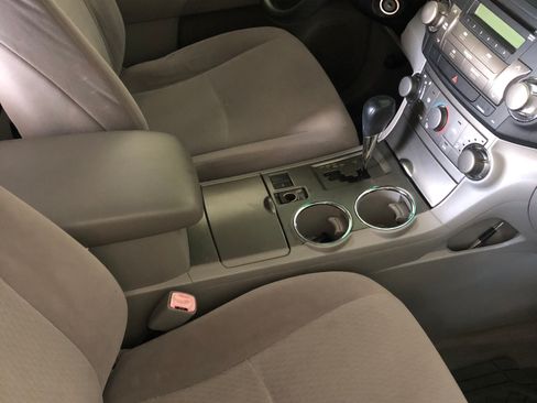 Used 2010 Toyota Highlander 2WD image 21