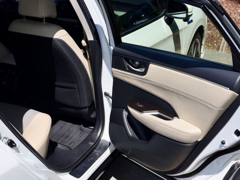 Used 2018 Honda Clarity Plug-In Hybrid image 14