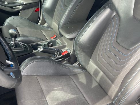 Used 2017 Ford Focus RS AWD/4WD image 9