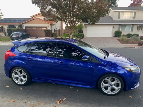 Used 2014 Ford Focus ST w/ Equipment Group 202A image 2