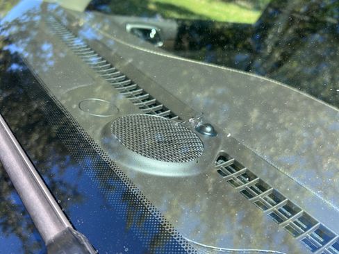 Used 2017 Jeep Grand Cherokee Overland image 23