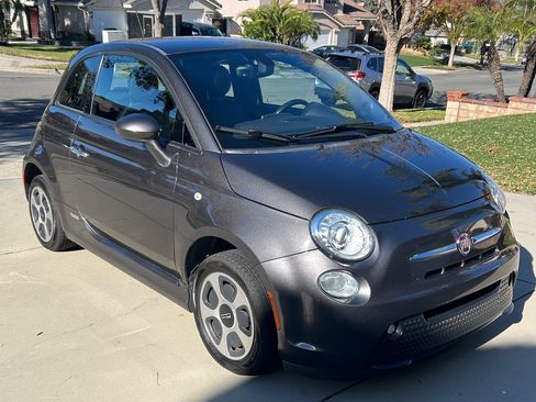 Used 2016 FIAT 500 e image 1