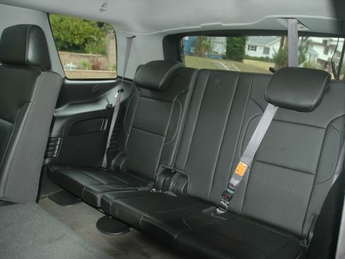 Used 2015 Chevrolet Tahoe LT RWD image 12