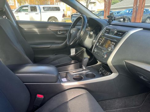Used 2015 Nissan Altima 2.5 S w/ Power Driver Seat Package image 7
