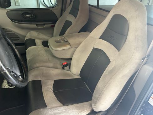 Used 2004 Ford F150 Lightning image 5