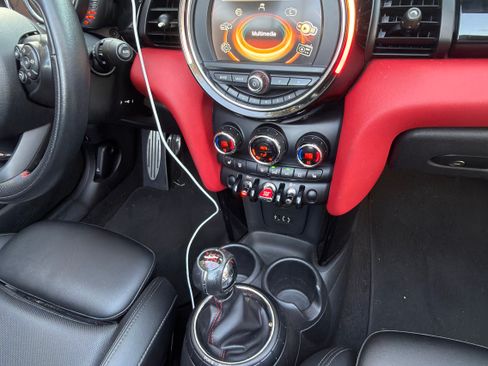 Used 2017 MINI Cooper S FWD image 11