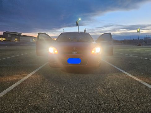 Used 2008 Chevrolet Impala LT w/ Luxury Edition Package image 2