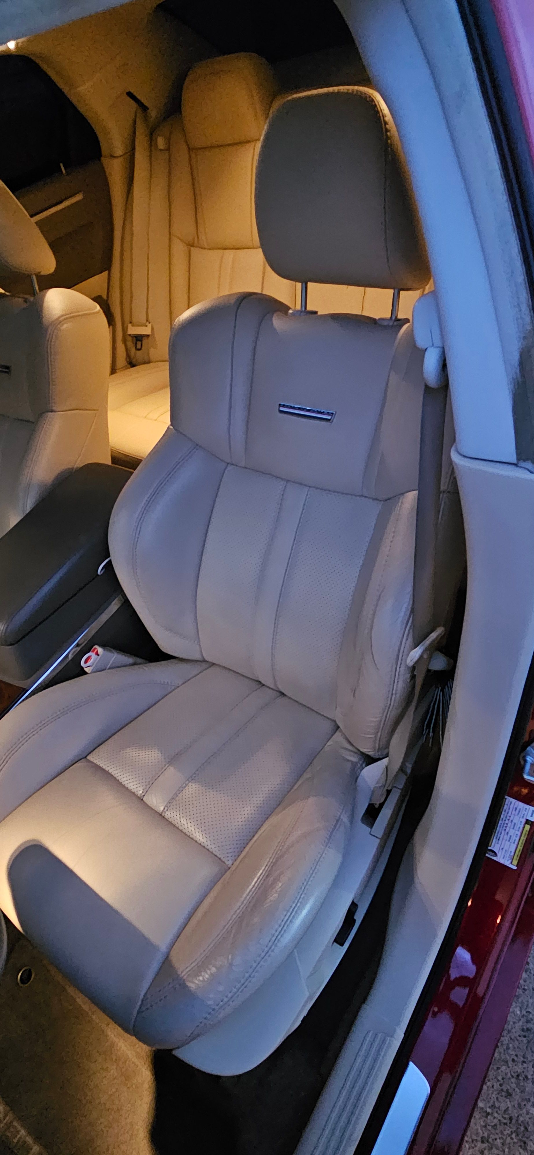 Used 2009 Chrysler 300 C RWD image 13