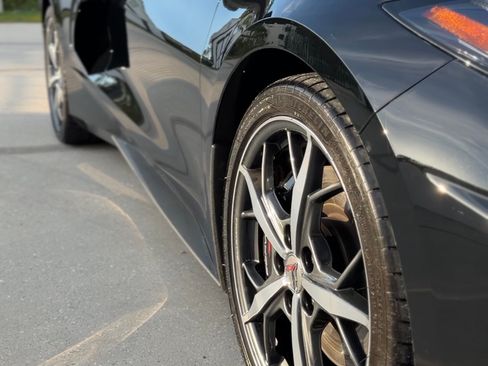 Used 2022 Chevrolet Corvette Stingray Premium Cpe w/ Z51 Performance Package RWD image 6