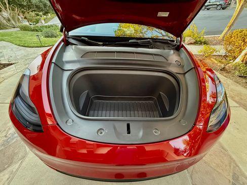 Used 2022 Tesla Model Y Performance image 9