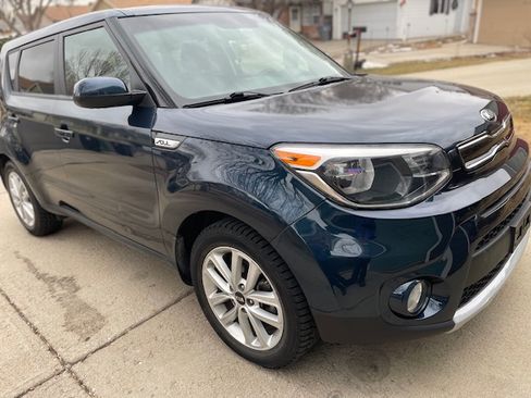 Used 2019 Kia Soul + image 5