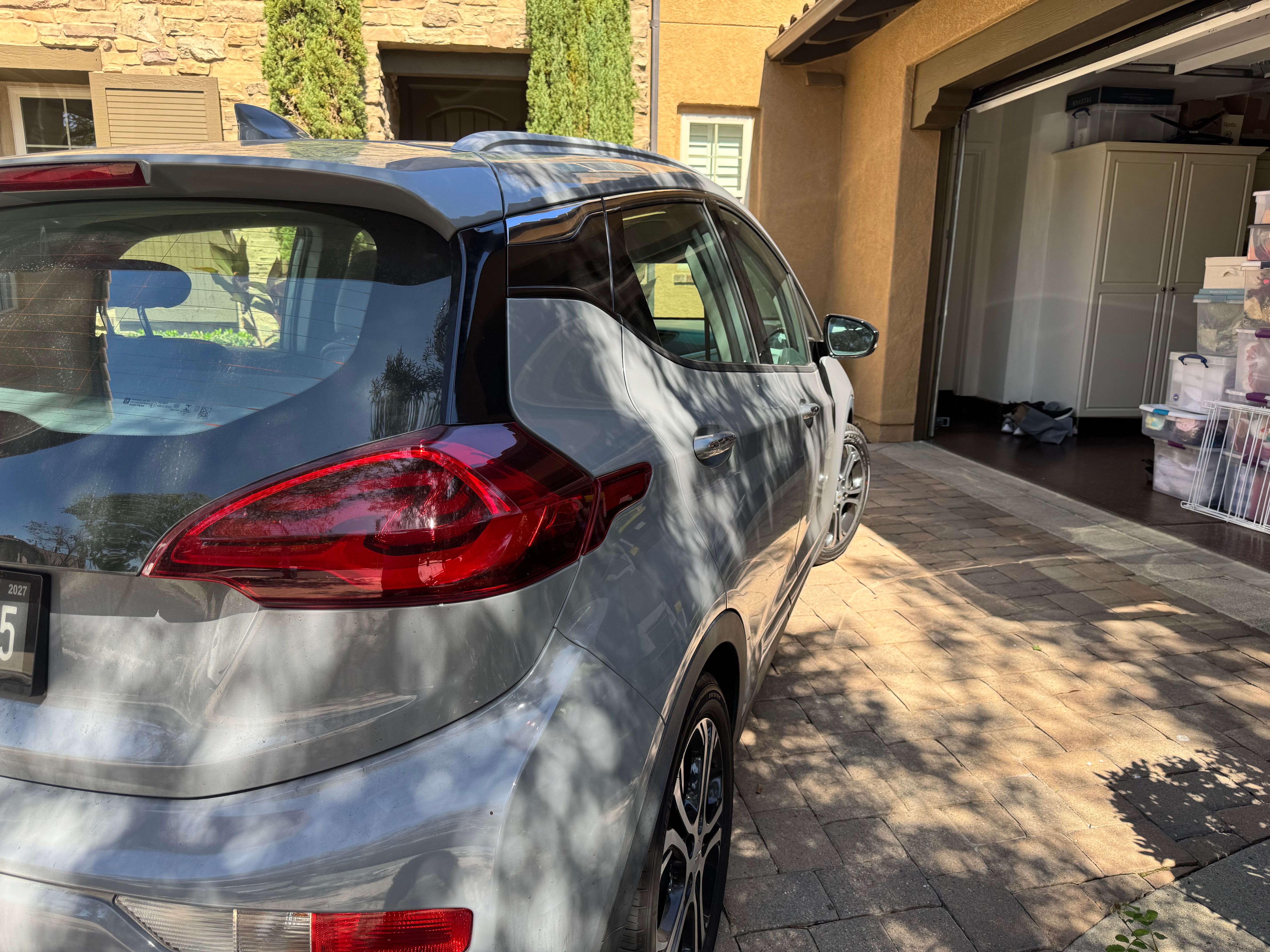 Used 2021 Chevrolet Bolt Premier w/ Infotainment Package FWD image 4