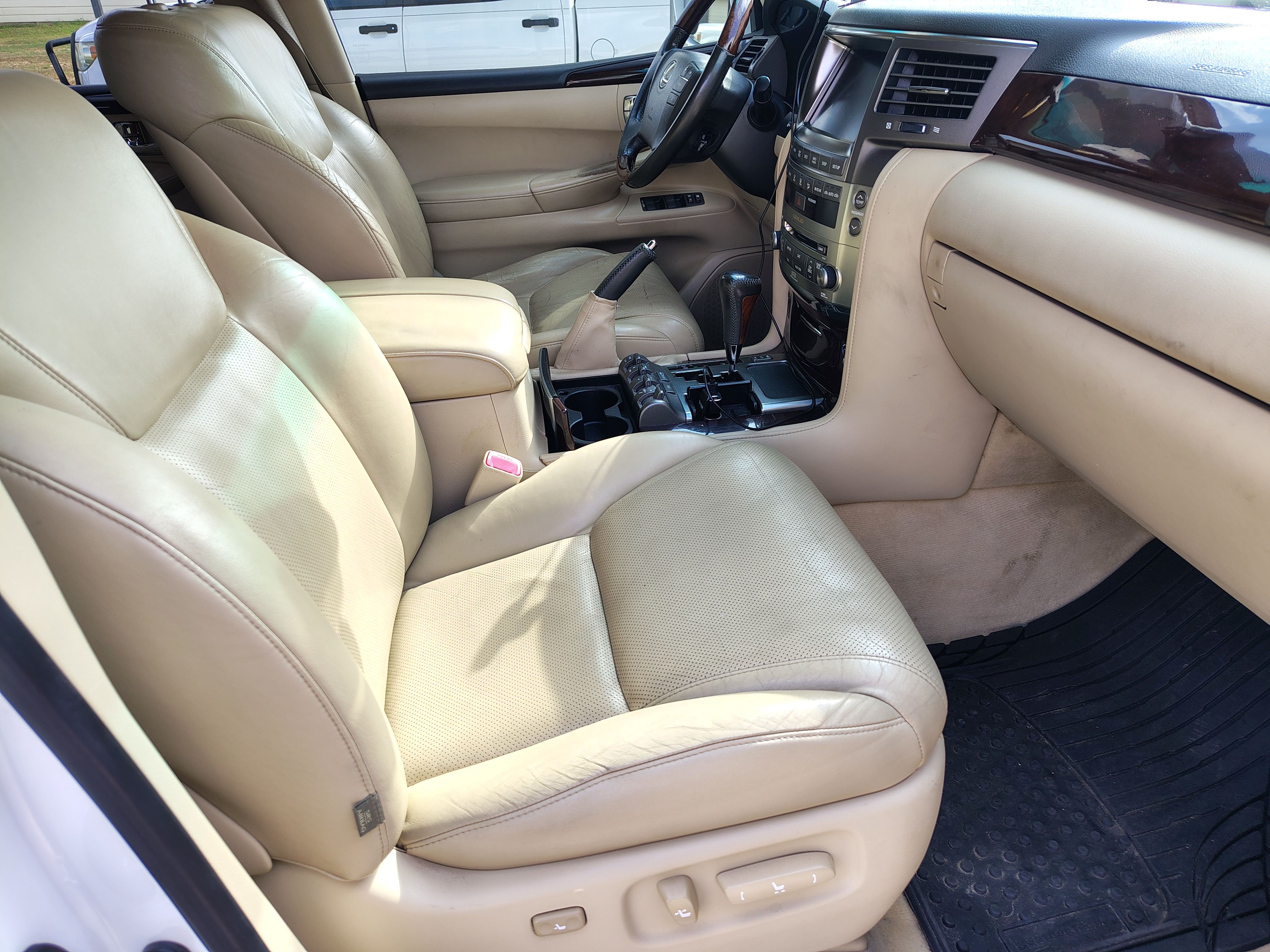 Used 2010 Lexus LX 570 4WD image 14