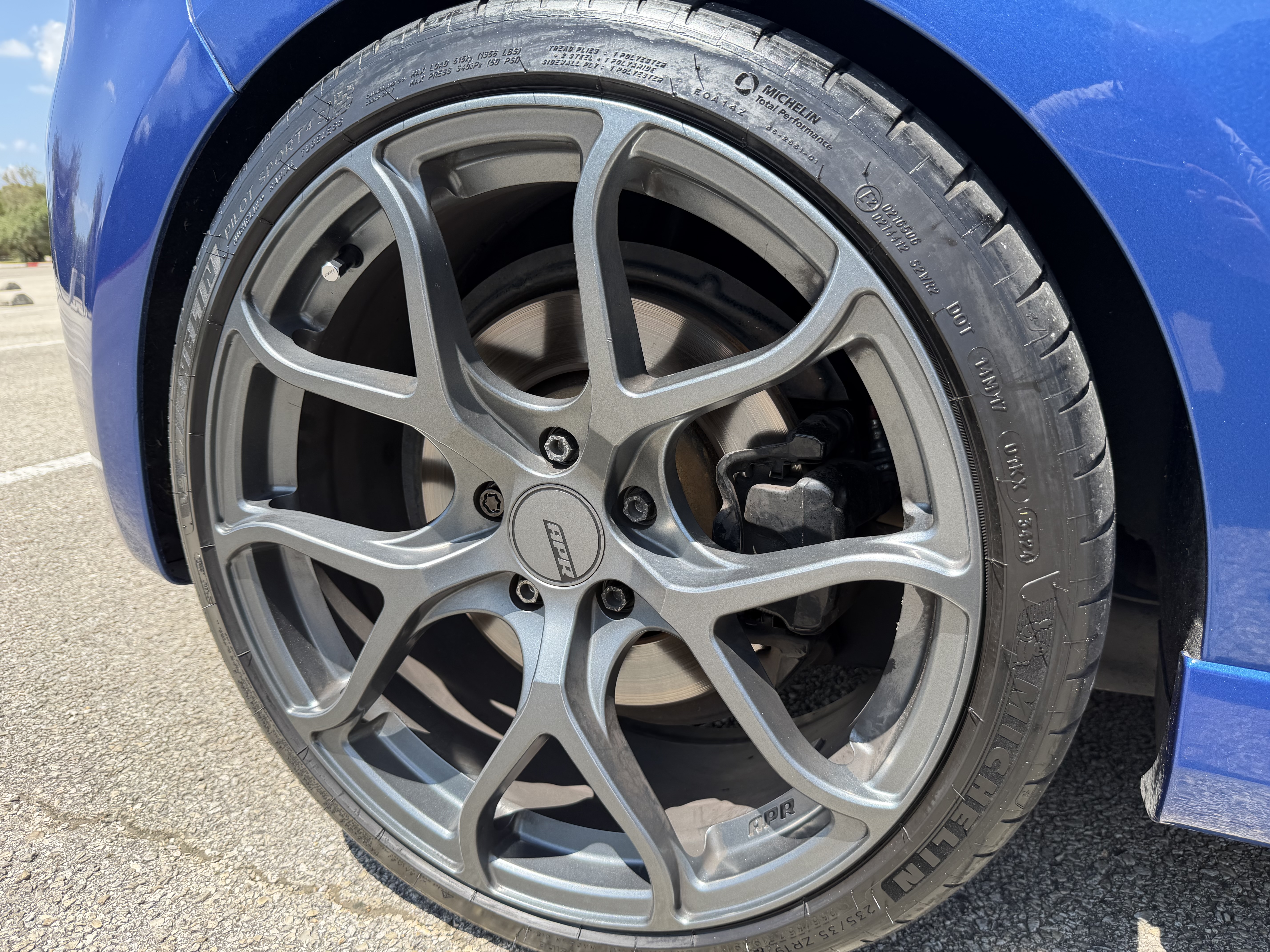 Used 2012 Volkswagen Golf R 2-Door AWD/4WD image 23