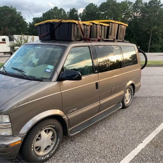 Used 2000 Chevrolet Astro Passenger RWD image 13