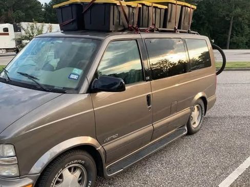 Used 2000 Chevrolet Astro Passenger RWD image 13