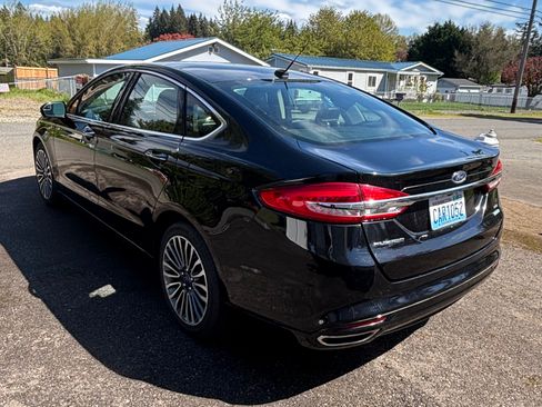 Used 2017 Ford Fusion SE FWD image 5