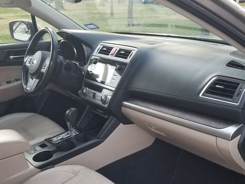 Used 2017 Subaru Outback 2.5i Limited image 11