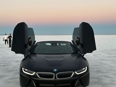 Used 2019 BMW i8 Roadster image 2