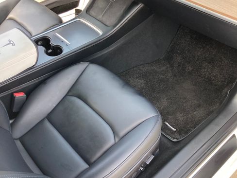 Used 2023 Tesla Model 3 Standard Range image 13