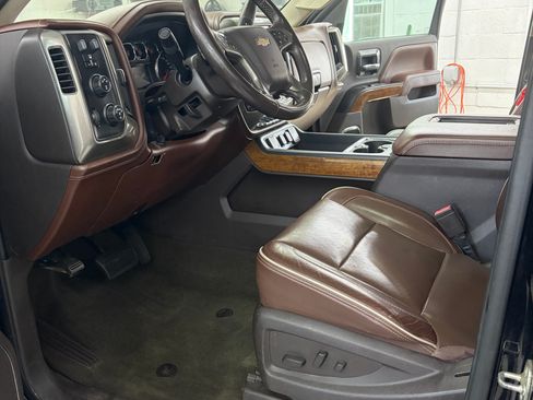 Used 2016 Chevrolet Silverado 2500 High Country w/ Duramax Plus Package AWD/4WD image 6
