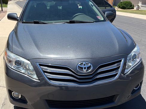 Used 2010 Toyota Camry XLE FWD image 4