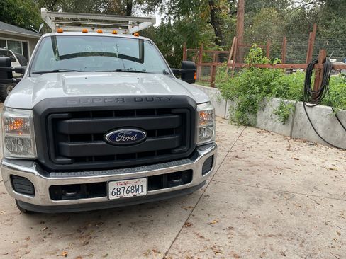 Used 2016 Ford F350 XL w/ Power Equipment Group image 4