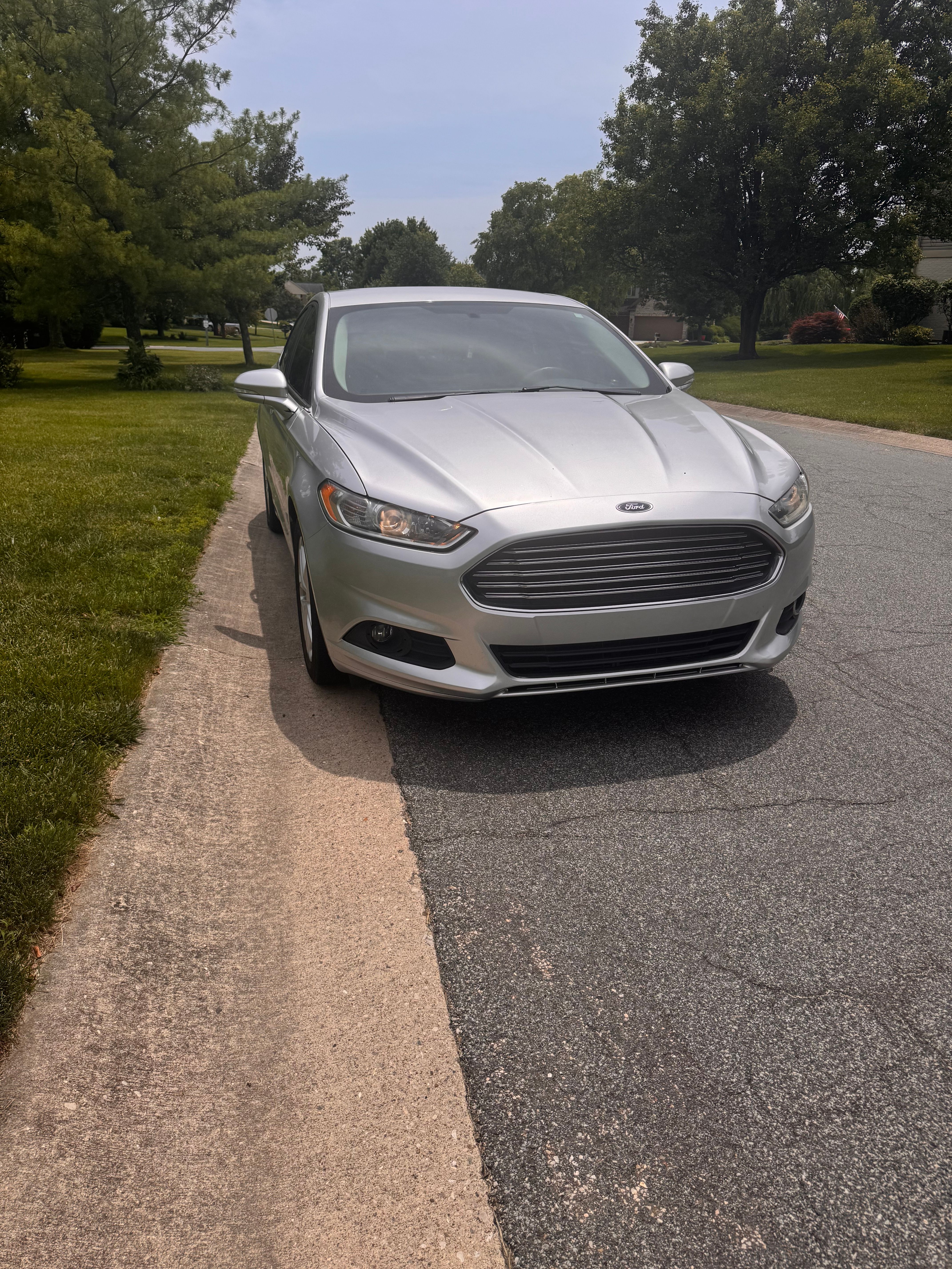 Used 2016 Ford Fusion SE FWD image 6