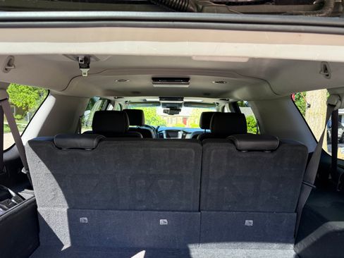 Used 2017 Chevrolet Suburban Premier AWD/4WD image 10