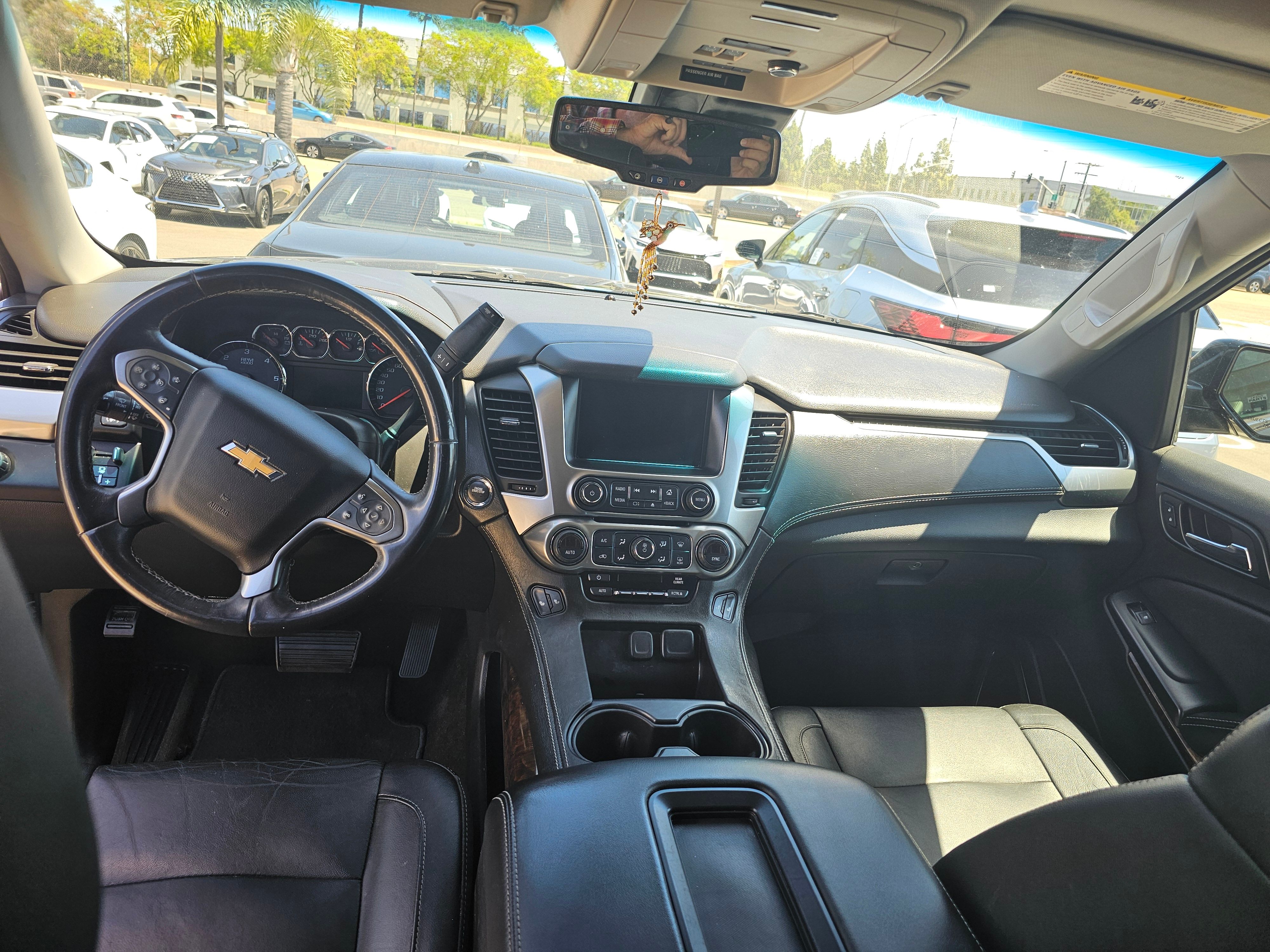 Used 2018 Chevrolet Suburban LT RWD image 6