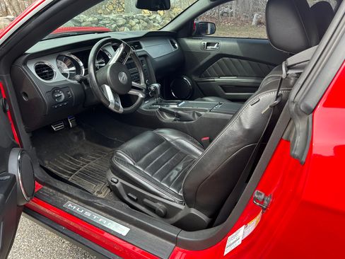 Used 2010 Ford Mustang GT Premium image 9