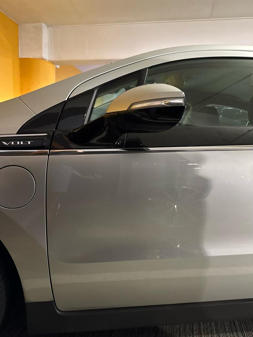 Used 2015 Chevrolet Volt Premium w/ Premium Trim Package FWD image 17