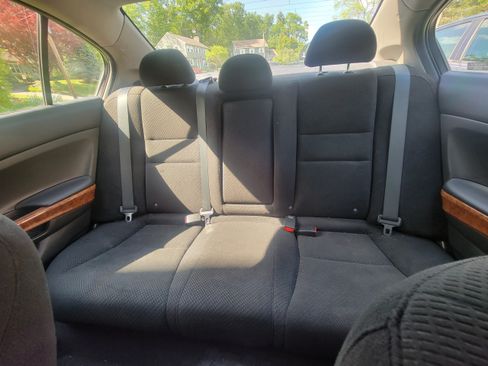 Used 2011 Honda Accord EX image 8