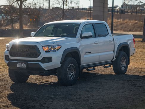 Used 2023 Toyota Tacoma 4x4 Double Cab image 6