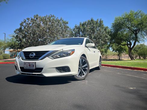 Used 2017 Nissan Altima 2.5 SR FWD image 18