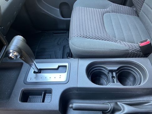 Used 2016 Nissan Frontier SV AWD/4WD image 11