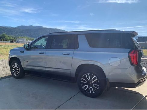 Used 2024 GMC Yukon XL AT4 w/ Technology Package AWD/4WD image 1
