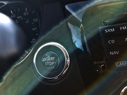 Used 2015 Nissan Rogue SL w/ SL Premium Package image 9