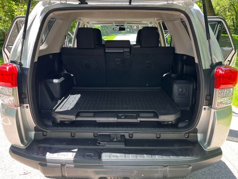 Used 2011 Toyota 4Runner Trail AWD/4WD image 14