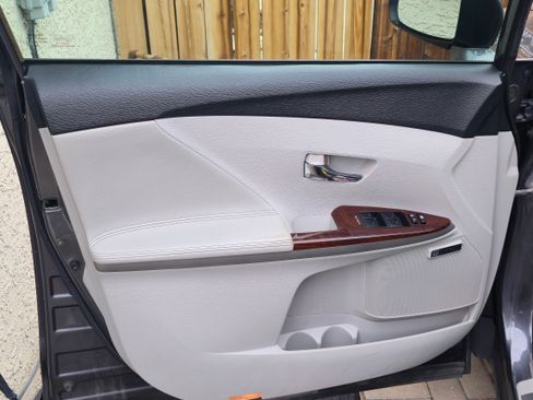 Used 2009 Toyota Venza AWD image 14