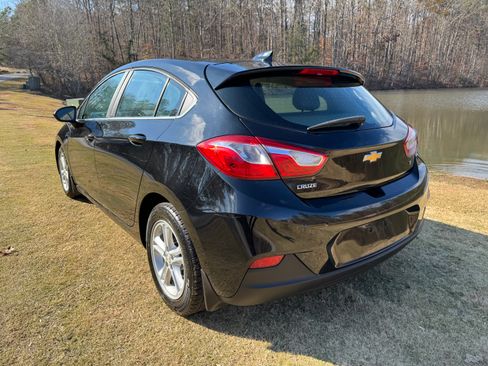 Used 2017 Chevrolet Cruze LT image 6