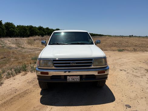 Used 1996 Toyota T100 SR5 AWD/4WD image 9