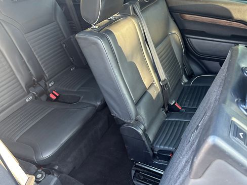 Used 2017 Land Rover Discovery HSE Luxury image 26