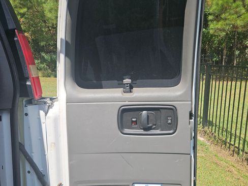 Used 2014 Chevrolet Express 1500 LS image 12