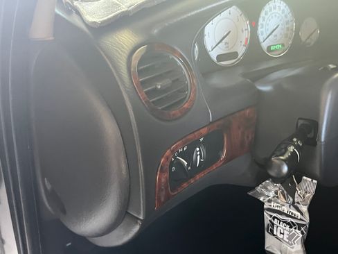 Used 2000 Chrysler 300M image 16