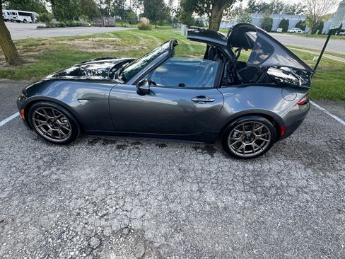 Used 2024 MAZDA MX-5 Miata RF Grand Touring RWD image 10