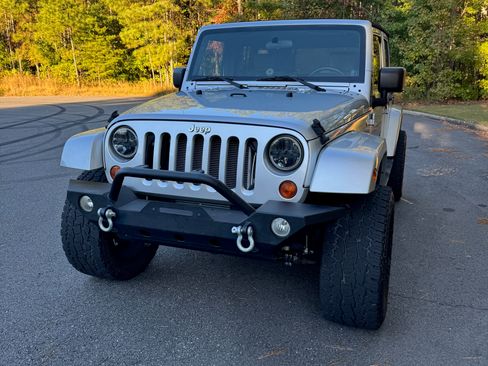 Used 2008 Jeep Wrangler Unlimited Sahara w/ Trailer Tow Group image 11